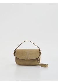 Reserved - Torebka z imitacji zamszu - beżowy. Kolor: beżowy. Materiał: zamszowe. Styl: klasyczny #1