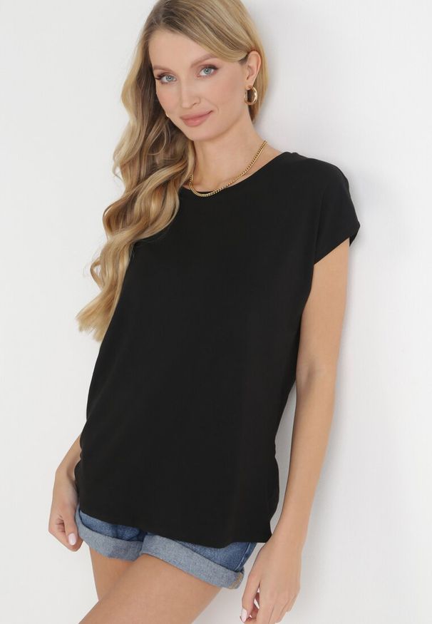 Born2be - Czarny T-shirt Bawełniany z Krótkim Rękawem Erestusia. Okazja: na co dzień. Kolor: czarny. Materiał: bawełna. Długość rękawa: krótki rękaw. Długość: krótkie. Styl: casual, elegancki