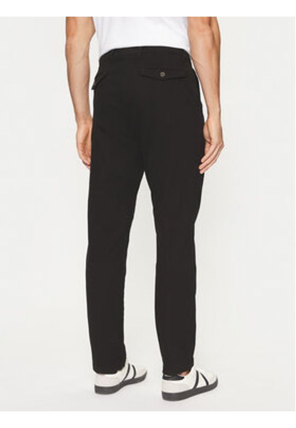 Guess Spodnie materiałowe M4BB27 WGHA1 Czarny Slim Fit. Kolor: czarny. Materiał: bawełna