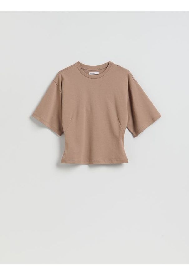 Reserved - Taliowany t-shirt - beżowy. Kolor: beżowy. Materiał: dzianina, bawełna. Styl: klasyczny