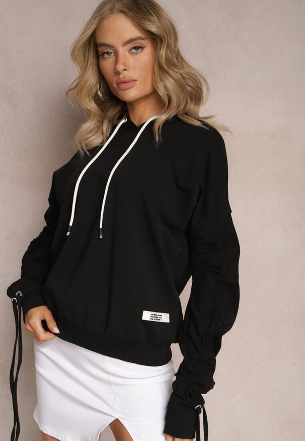 Renee - Czarna Bluza Bawełniana z Kapturem Dolcean. Typ kołnierza: kaptur. Kolor: czarny. Materiał: bawełna. Długość rękawa: długi rękaw. Długość: długie