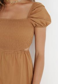 Born2be - Brązowa Sukienka Bawełniana Liloono. Typ kołnierza: kołnierz z falbankami. Kolor: brązowy. Materiał: bawełna. Wzór: aplikacja. Długość: mini #2