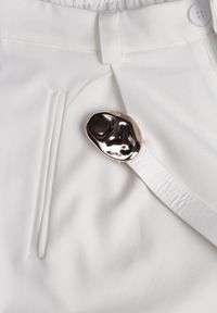 Renee - Białe Szorty Bermudy Eleganckie z Paskiem High Waist Rhodissa. Okazja: na co dzień. Stan: podwyższony. Kolor: biały. Materiał: materiał. Styl: elegancki #4