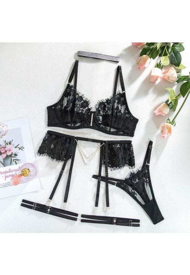 Intica - Komplet koronkowej bielizny z biustonoszem, majtkami i pasem do pończoch Svanhild. Kolor: czarny. Materiał: koronka. Wzór: aplikacja, koronka
