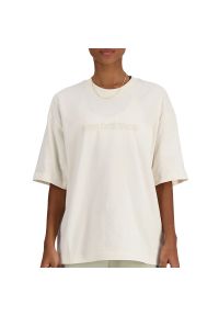Koszulka New Balance WT41555LIN - beżowa. Kolor: beżowy. Materiał: bawełna. Długość rękawa: krótki rękaw. Długość: krótkie