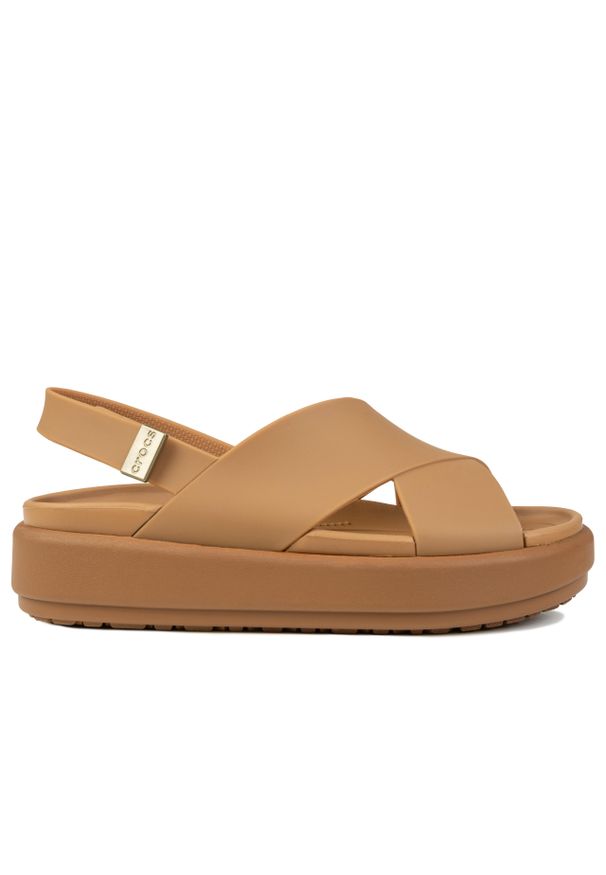 Sandały damskie do chodzenia Crocs BROOKLYN LUXE CROSS STRAP. Kolor: brązowy. Styl: sportowy