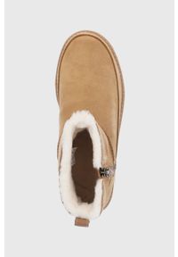 Ugg - UGG Śniegowce zamszowe Classic Zip Mini kolor brązowy. Nosek buta: okrągły. Kolor: brązowy. Materiał: zamsz #5