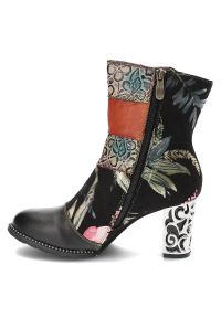 Czarne Botki Laura Vita Stylowe Obuwie Damskie Na Obcasie. Kolor: czarny. Materiał: skóra. Wzór: aplikacja, kwiaty. Obcas: na obcasie. Styl: elegancki. Wysokość obcasa: średni #9