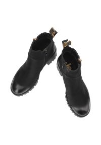 Czarne Botki Jeep Eleganckie Obuwie Damskie Na Obcasie. Okazja: na co dzień. Zapięcie: zamek. Kolor: czarny. Materiał: materiał. Szerokość cholewki: normalna. Obcas: na obcasie. Styl: elegancki. Wysokość obcasa: średni #5