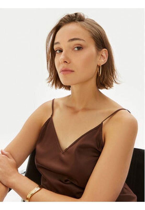 Calvin Klein Kolczyki 35000644 Złoty. Materiał: metalowe. Kolor: złoty