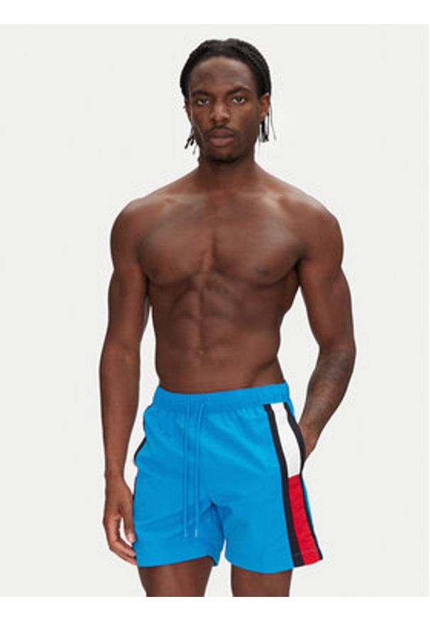TOMMY HILFIGER - Tommy Hilfiger Szorty kąpielowe UM0UM02730 Granatowy Regular Fit. Kolor: niebieski. Materiał: syntetyk