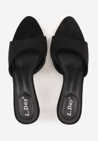 Renee - Czarne Klapki na Geometrycznej Szpilce z Wyciętą Cholewką Iolaris. Kolor: czarny. Wzór: geometria. Obcas: na obcasie. Wysokość obcasa: średni #5