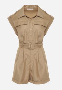 Born2be - Beżowy Kombinezon bez Rękawów Zapinany na Guziki z Materiałowym Paskiem Tiamarlia. Okazja: na co dzień. Kolor: beżowy. Materiał: materiał. Długość rękawa: bez rękawów. Styl: casual, klasyczny #7