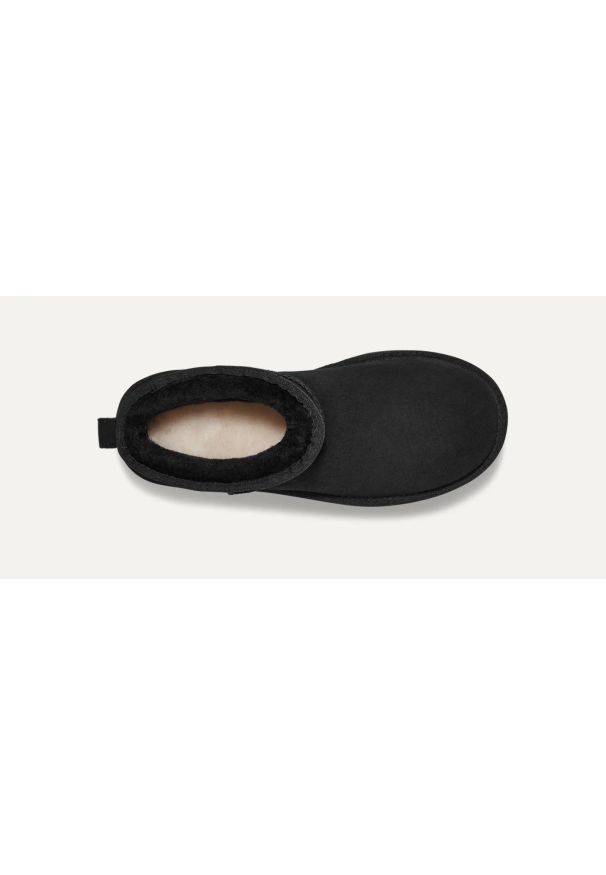 Ugg - Buty zimowe damskie czarne UGG W CLASSIC ULTRA MINI PLATFORM. Okazja: na co dzień. Kolor: czarny. Materiał: skóra, wełna, zamsz, materiał, lyocell, poliester. Szerokość cholewki: normalna. Wzór: aplikacja. Sezon: zima. Obcas: na platformie. Styl: klasyczny, casual