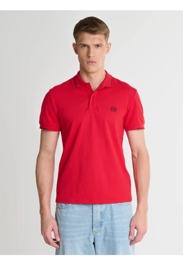 Big-Star - Koszulka męska polo czerwona Polian 603. Typ kołnierza: polo. Kolor: czerwony. Materiał: dzianina, jeans. Długość: krótkie. Wzór: aplikacja, haft. Sezon: lato. Styl: sportowy, wakacyjny, klasyczny, elegancki