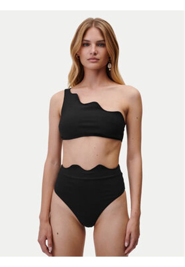 Undress Code Góra od bikini Dashing 696 Czarny. Kolor: czarny. Materiał: syntetyk