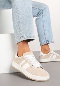 Renee - Beżowe Płaskie Sneakersy z Paskiem Quinesi. Okazja: na co dzień. Nosek buta: okrągły. Zapięcie: pasek. Kolor: beżowy. Materiał: jeans. Obcas: na płaskiej podeszwie