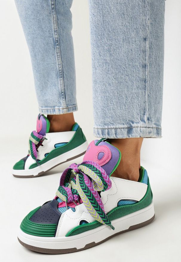 Born2be - Zielone Sneakersy z Ozdobnym Sznurowaniem i Szerokim Językiem Vessy. Kolor: zielony, biały