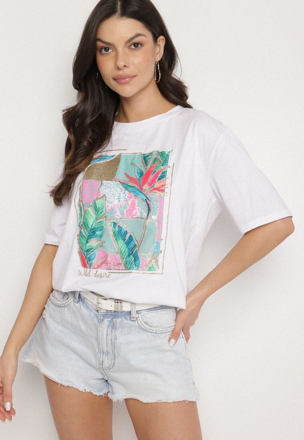 Born2be - Biały Bawełniany T-shirt z Ozdobnym Nadrukiem Delmari. Okazja: na co dzień, na spacer. Kolor: biały. Materiał: bawełna. Wzór: nadruk. Styl: klasyczny, casual