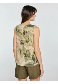 Big-Star - Top damski bez rękawów w roślinny wzór Miria 000. Typ kołnierza: dekolt w kształcie V. Kolor: wielokolorowy. Materiał: dzianina, skóra. Długość rękawa: bez rękawów. Wzór: kwiaty, aplikacja. Sezon: lato. Styl: elegancki #2