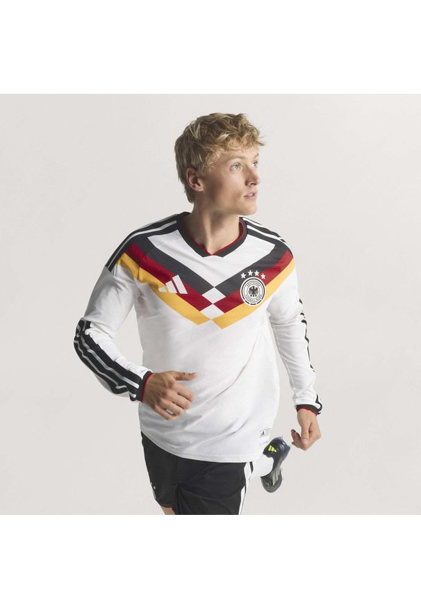 Adidas - Koszulka z długim rękawem Germany 26 Home Authentic. Kolor: biały. Długość rękawa: długi rękaw. Technologia: ClimaCool (Adidas). Długość: długie. Sport: piłka nożna