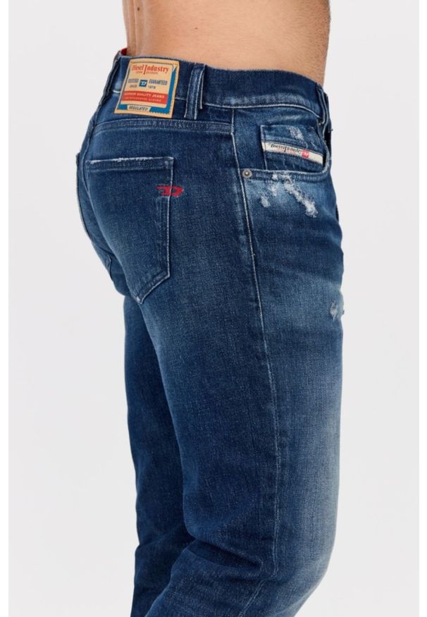 Diesel - DIESEL Niebieskie jeansy męskie 2019 D-STRUKT, Rozmiar 33/32. Okazja: na co dzień. Kolor: niebieski. Styl: casual