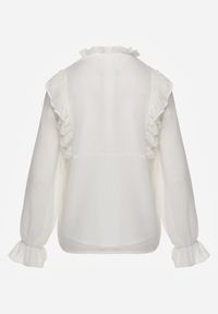 Born2be - Biała Romantyczna Bluzka z Falbankami i Wiązaniem przy Dekolcie Zeaniyana. Okazja: na co dzień, na spotkanie biznesowe, na spacer. Typ kołnierza: kołnierz z falbankami. Kolor: biały. Materiał: jeans, poliester. Styl: casual, biznesowy #4