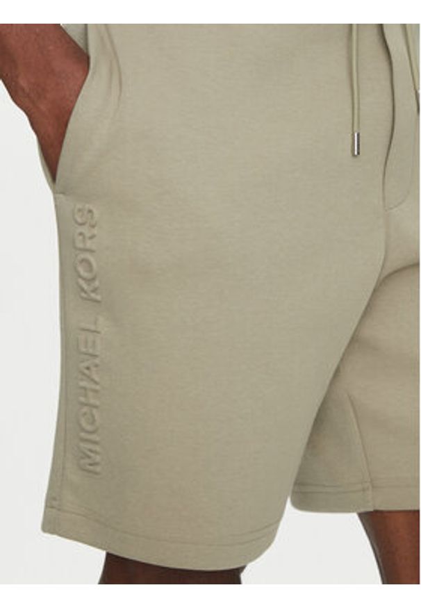 Michael Kors Szorty sportowe CR552G15MF Beżowy Regular Fit. Kolor: beżowy. Materiał: bawełna. Styl: sportowy