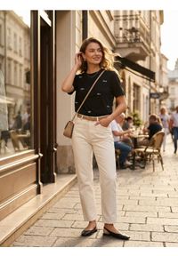 Sinsay - Koszulka z haftowanymi napisami - czarny. Kolor: czarny. Wzór: napisy, haft #1