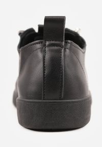 Born2be - Czarne Wsuwane Tenisówki z Perforacją i Podeszwą z Bieżnikiem Illanya. Okazja: na co dzień. Zapięcie: bez zapięcia. Kolor: czarny. Materiał: jeans. Szerokość cholewki: normalna. Styl: casual, klasyczny #8