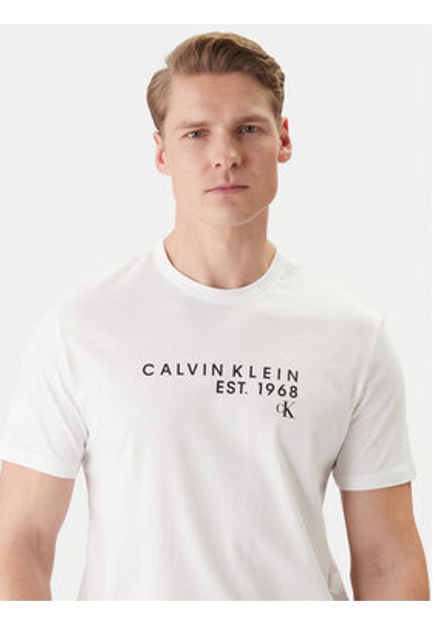 Calvin Klein Jeans T-Shirt LV04RF800G Biały Classic Fit. Kolor: biały. Materiał: bawełna