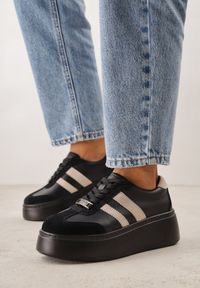 Renee - Czarno-Beżowe Sneakersy na Platformie ze Skóry Naturalnej Ozdobione Paskami Sovimi. Okazja: na co dzień. Zapięcie: pasek. Kolor: czarny. Materiał: skóra. Wzór: aplikacja. Obcas: na platformie #3