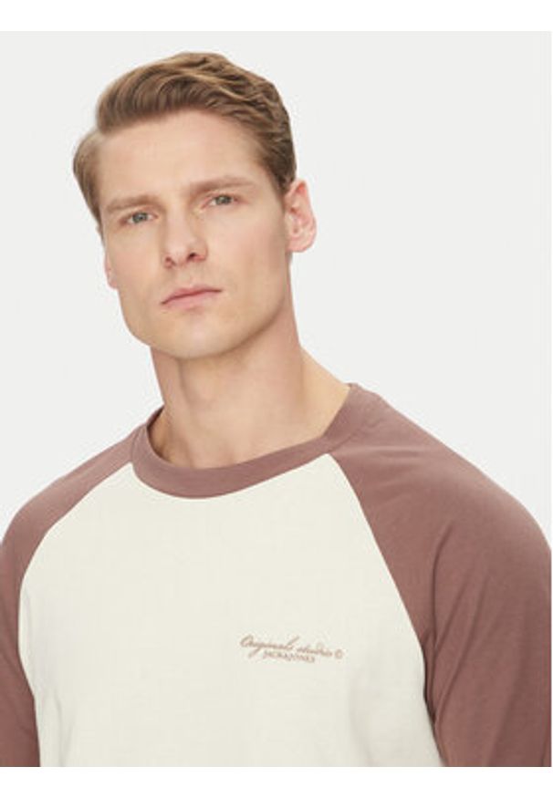 Jack & Jones Longsleeve Boston 12272977 Brązowy Relaxed Fit. Kolor: brązowy. Materiał: bawełna. Długość rękawa: długi rękaw