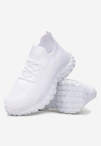 Born2be - Białe Buty Sportowe z Elastyczną Cholewką na Tłoczonej Podeszwie Celcis. Kolor: biały. Szerokość cholewki: normalna #4