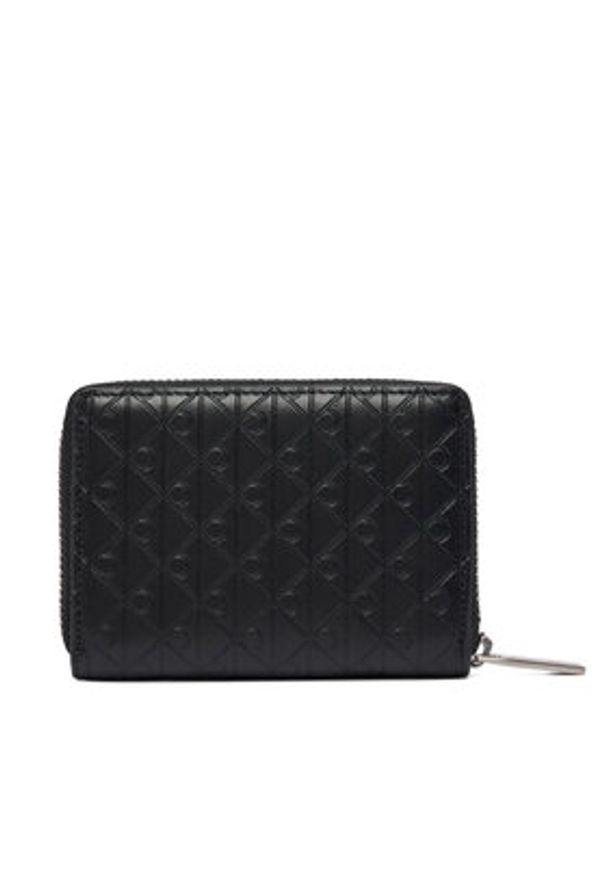 Calvin Klein Portfel Emblem Emboss Zip Coin Pouch LV04D1087G Czarny. Kolor: czarny. Materiał: skóra