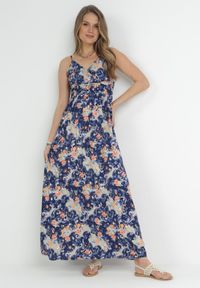 Born2be - Granatowa Sukienka Maxi z Gumką w Pasie i Regulowanymi Ramiączkami z Wiskozy Destina. Kolor: niebieski. Materiał: wiskoza. Długość rękawa: na ramiączkach. Typ sukienki: rozkloszowane. Długość: maxi #3