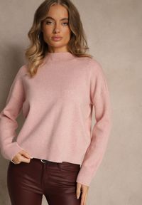 Renee - Różowy Pudełkowy Sweter z Półgolfem o Gładkim Wykończeniu Unala. Kolor: różowy. Materiał: skóra, jeans. Wzór: gładki #4