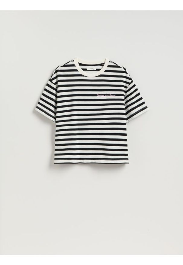 Reserved - T-shirt w paski z nadrukiem - wielobarwny. Materiał: bawełna, dzianina. Wzór: paski, nadruk