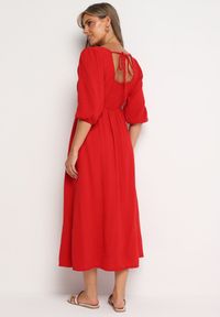Born2be - Czerwona Rozkloszowana Bawełniana Sukienka Boho z Wiązaniem i Gumką w Talii Lawla. Okazja: na co dzień. Typ kołnierza: dekolt w kształcie V. Kolor: czerwony. Materiał: bawełna. Typ sukienki: rozkloszowane. Styl: boho #3