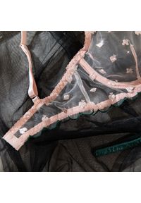 Intica - Bielizna z haftem i siateczką dla podkreślenia kształtów Mojca. Kolor: różowy. Materiał: materiał. Wzór: haft #2