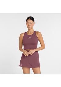 Koszulka damska New Balance WT51156FDP – bordowa. Kolor: czerwony. Materiał: poliester, tkanina. Wzór: aplikacja. Sport: fitness