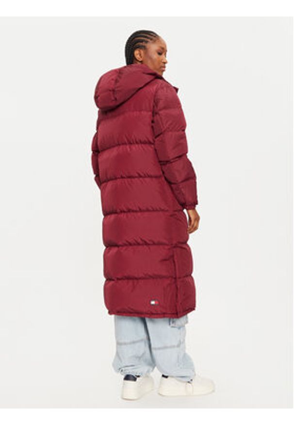 Tommy Jeans Kurtka puchowa Alaska DW0DW18860 Bordowy Regular Fit. Kolor: czerwony. Materiał: syntetyk. Sezon: zima