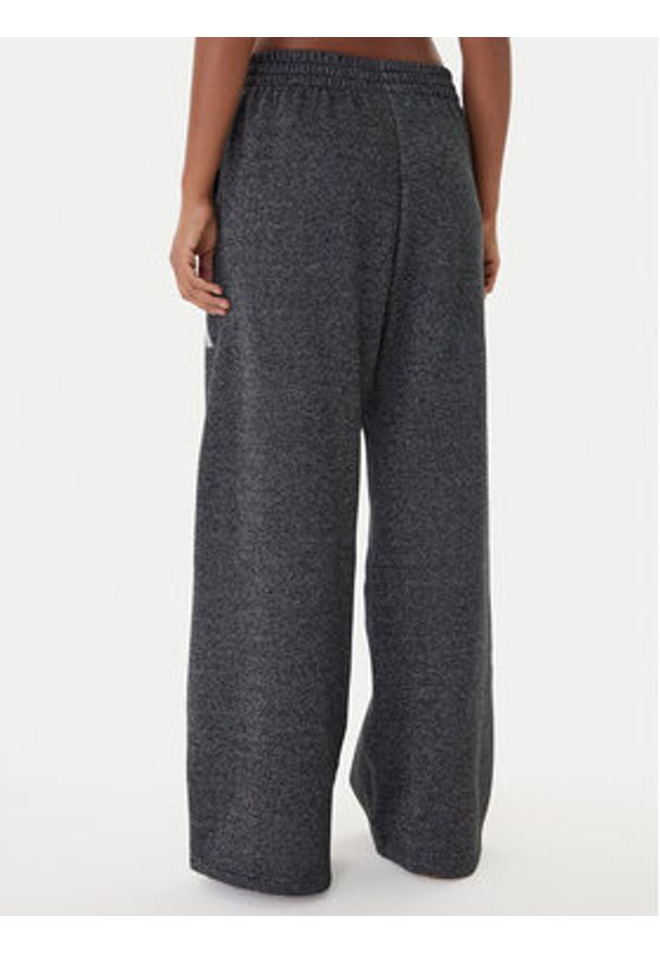 Adidas - adidas Spodnie dresowe ALL SZN Holiday Glitter Fleece JX4360 Szary Loose Fit. Kolor: szary. Materiał: bawełna