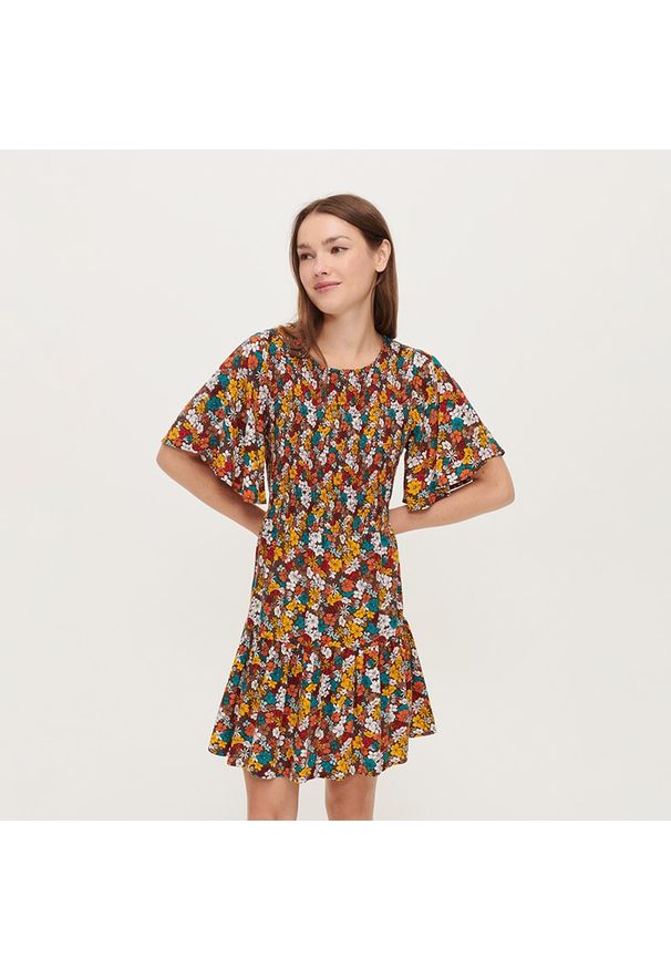 House - Sukienka babydoll w kwiaty - Wielobarwny. Wzór: kwiaty