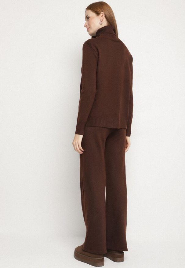 Born2be - Brązowy Dzianinowy Komplet z Wełną i Bawełną Spodnie i Sweter z Golfem Errele. Kolor: brązowy. Materiał: bawełna, dzianina, wełna