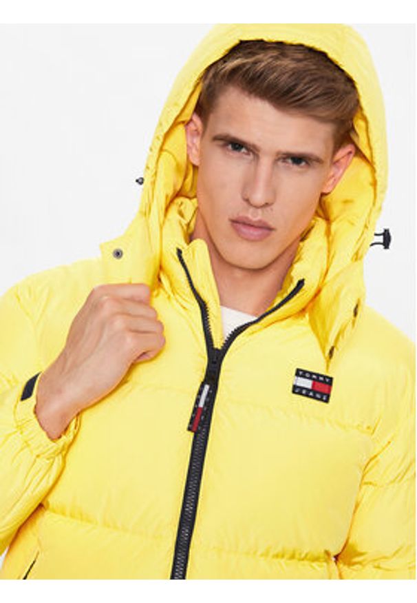 Tommy Jeans Kurtka puchowa Alaska DM0DM15445 Żółty Regular Fit. Kolor: żółty. Materiał: syntetyk, puch