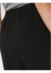DAY Spodnie materiałowe Malin 100184 Czarny Regular Fit. Kolor: czarny. Materiał: syntetyk