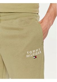 TOMMY HILFIGER - Tommy Hilfiger Spodnie dresowe UM0UM02880 Zielony Regular Fit. Kolor: zielony. Materiał: bawełna, syntetyk #4