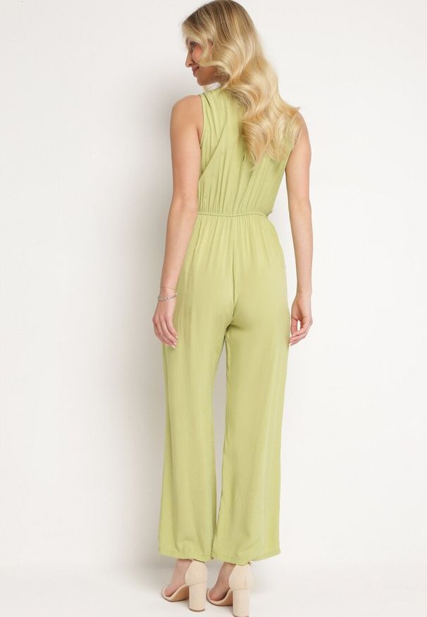 Born2be - Jasnozielony Kombinezon Hame. Kolor: zielony. Materiał: wiskoza. Długość rękawa: na ramiączkach. Długość: długie. Styl: elegancki