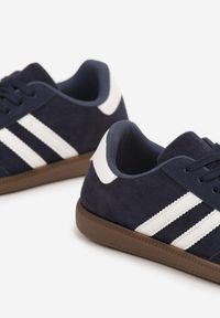 Born2be - Granatowe Buty Sportowe Sneakersy z Paskami z Boku Nalovelle. Okazja: na co dzień. Zapięcie: pasek. Kolor: niebieski. Materiał: jeans #3